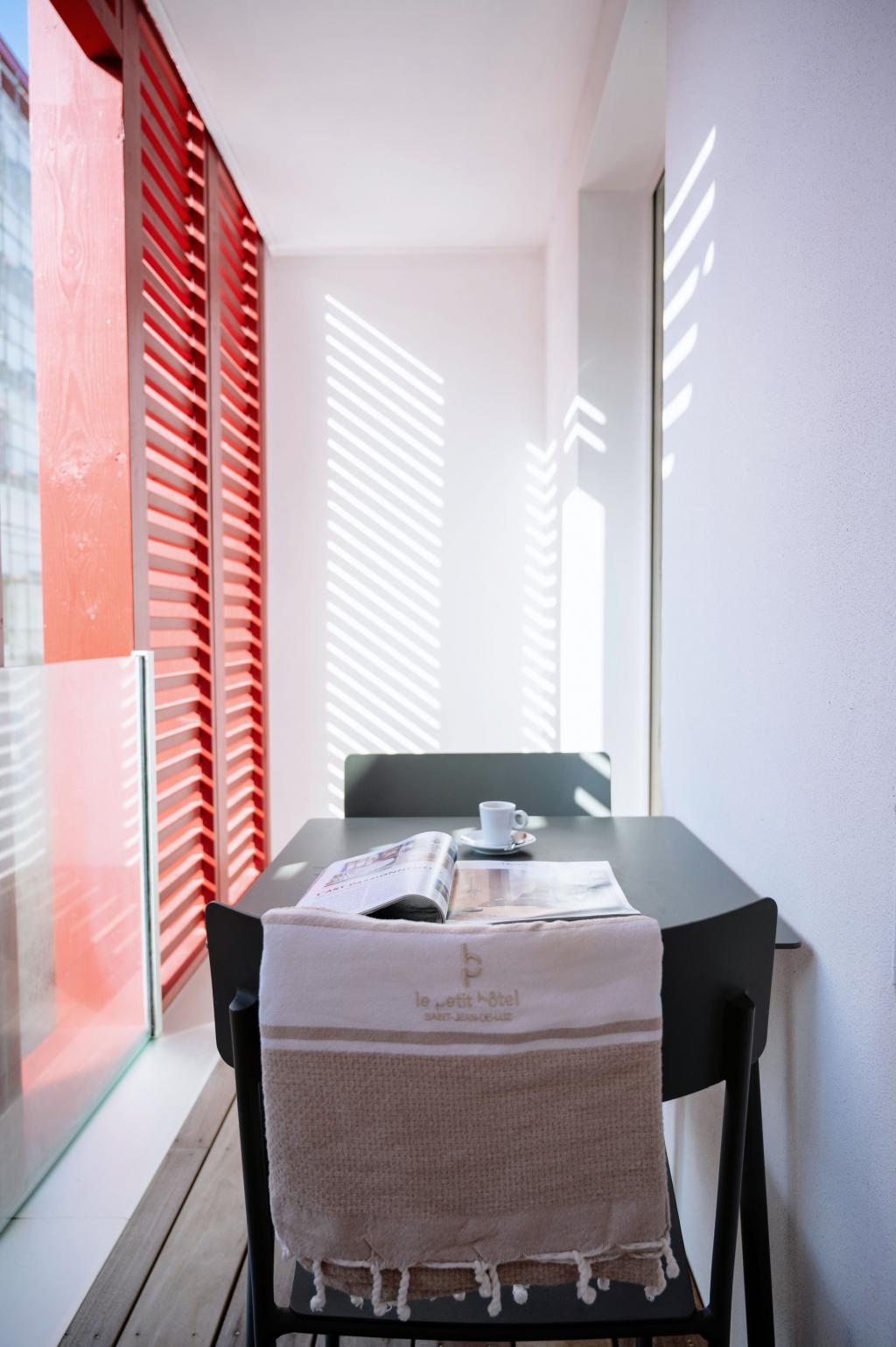 Le Petit Hotel - Chambre Supérieure Balcon