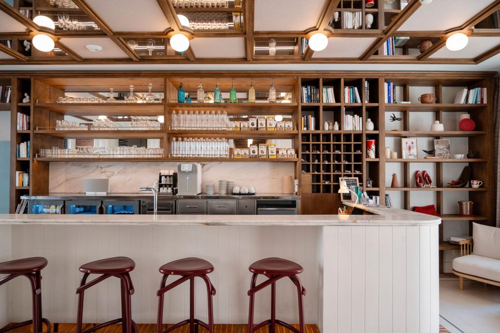 Le Petit Hotel - Hotels & Services