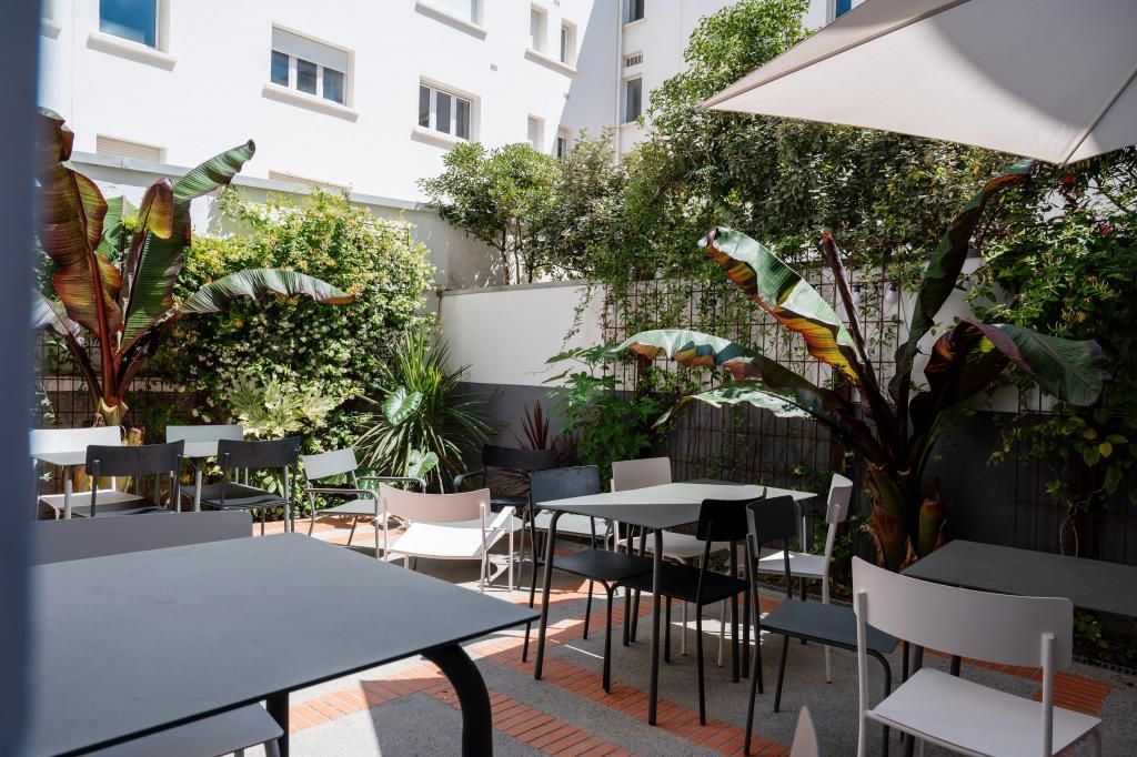 Le Petit Hotel - Patio